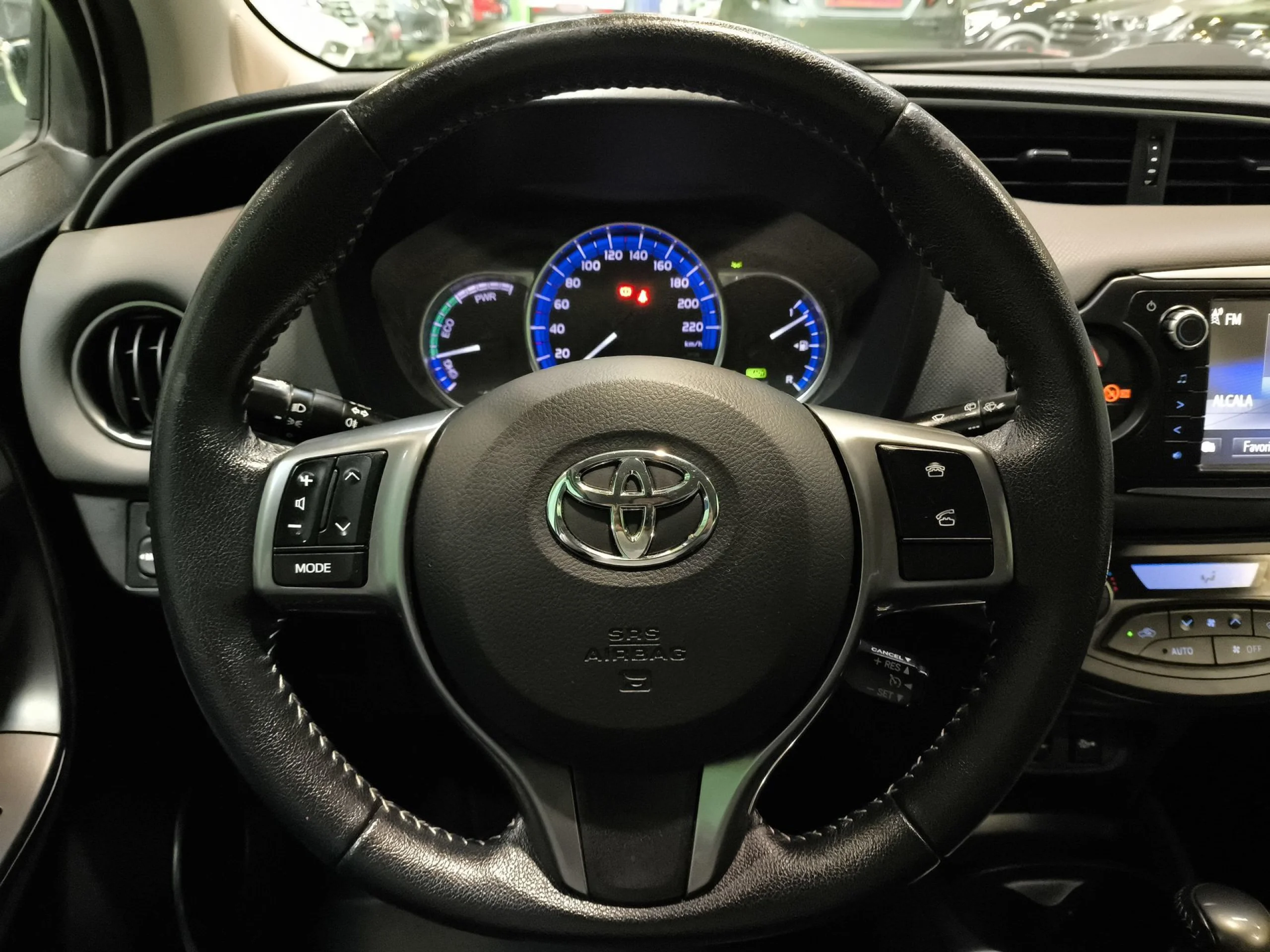 Toyota Yaris 1.5 Hybrid Active 74 kW (100 CV) - Foto 13