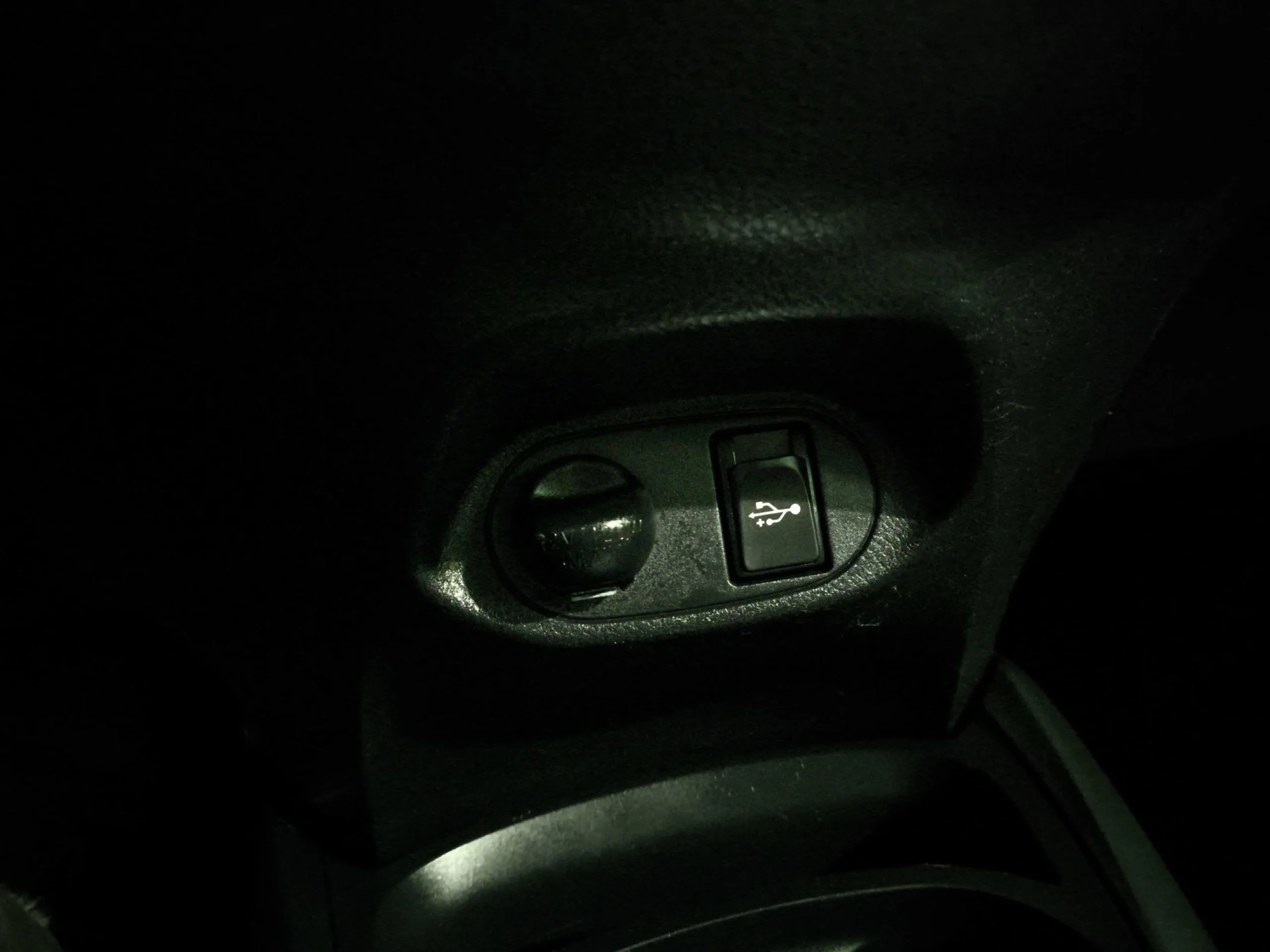 Toyota Yaris 1.5 Hybrid Active 74 kW (100 CV) - Foto 19