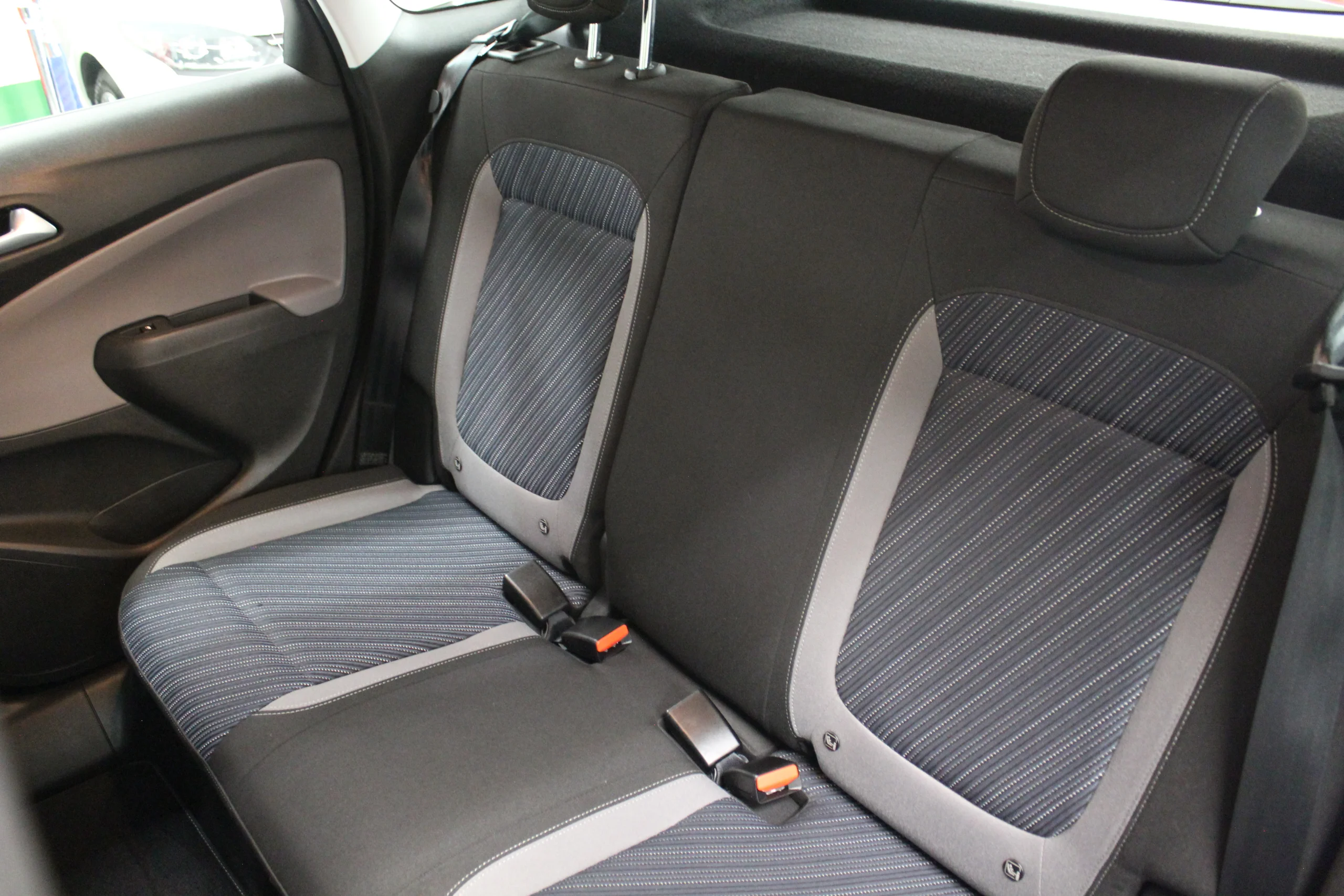 Opel Crossland X 1.5 D SANDS Design Line 120 Aniversario 75 kW (102 CV) - Foto 12