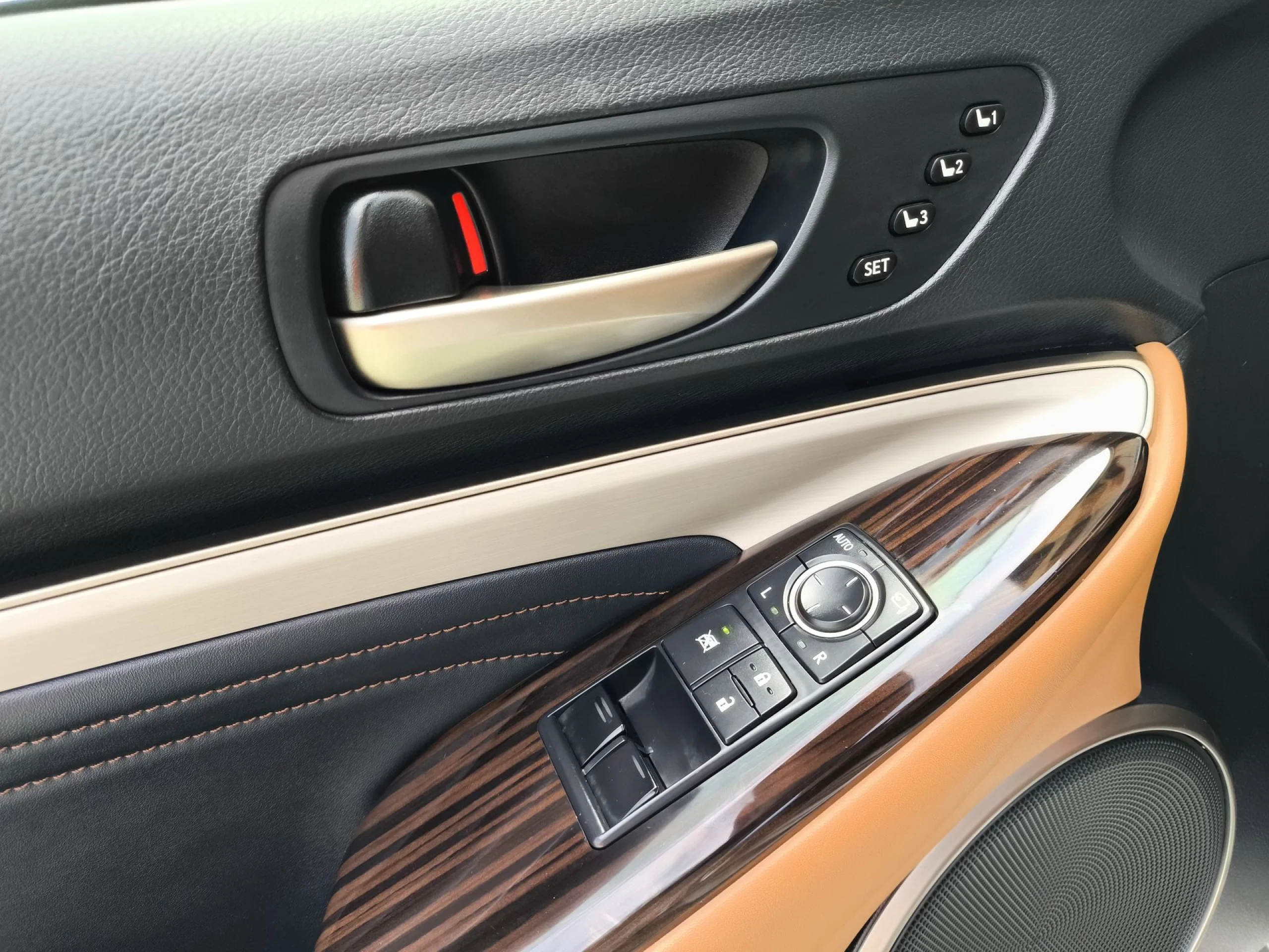 Lexus RC 300h Luxury 164 kW (223 CV) - Foto 13
