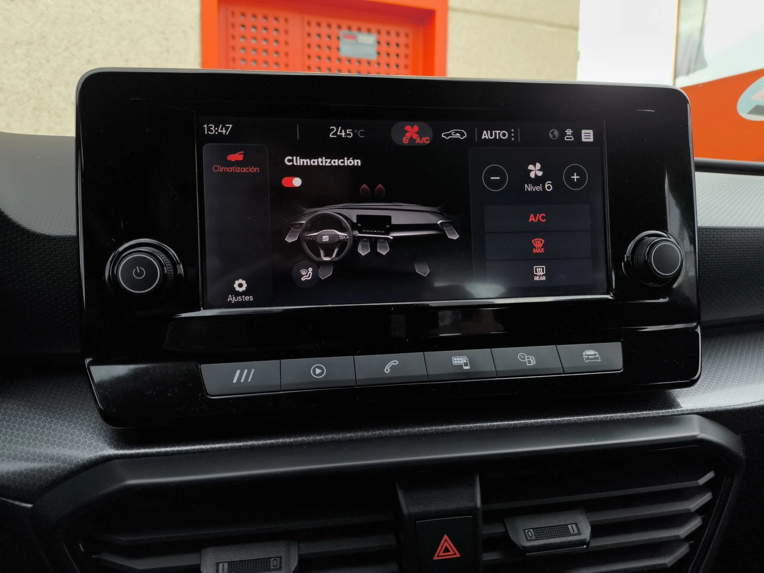 Seat León 1.0 TSI SANDS Reference Go 81 kW (110 CV) - Foto 17