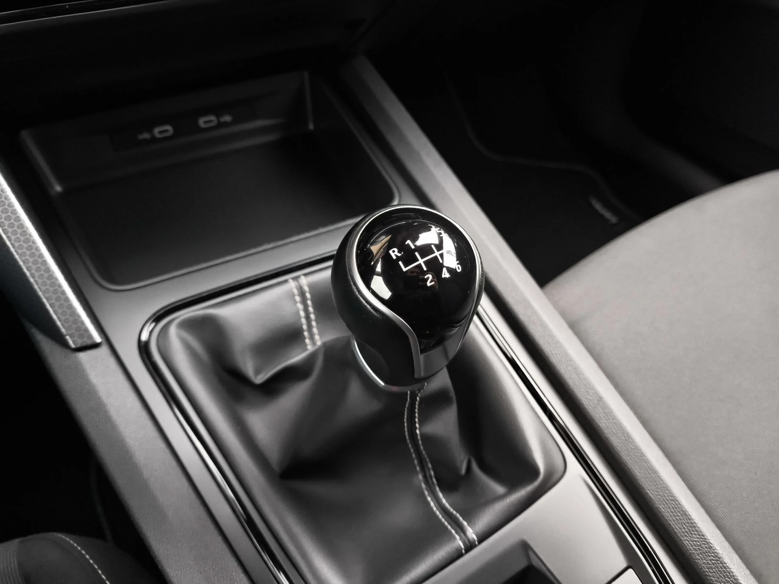 Seat León 1.0 TSI SANDS Reference Go 81 kW (110 CV) - Foto 18