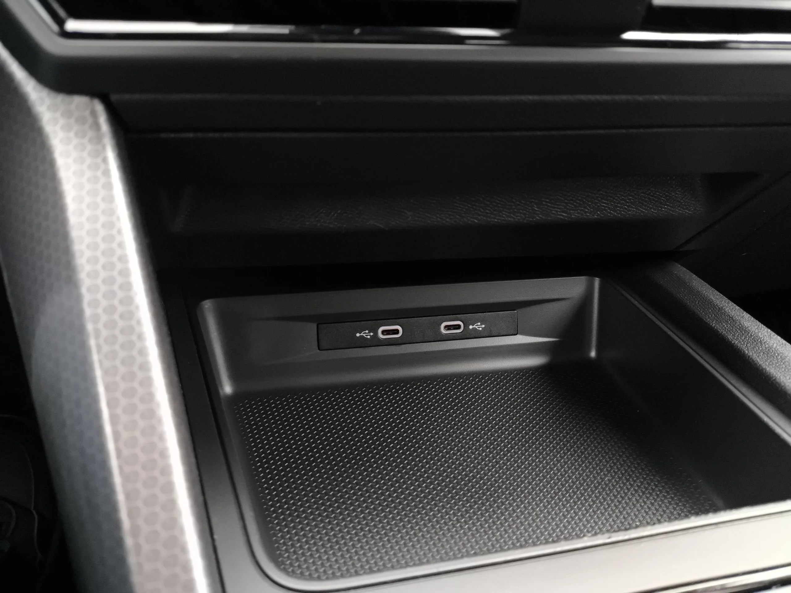 Seat León 1.0 TSI SANDS Reference Go 81 kW (110 CV) - Foto 19