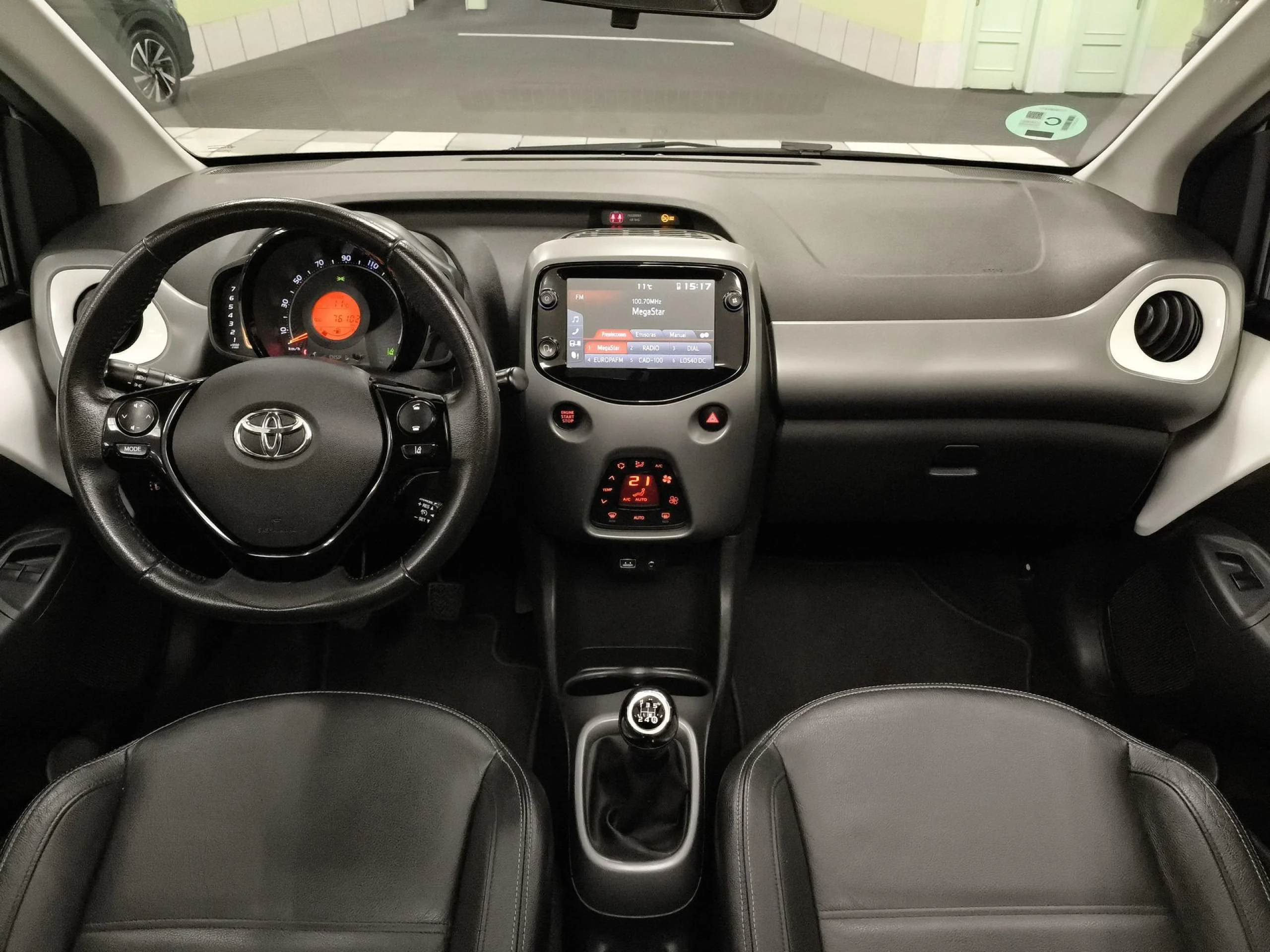 Toyota Aygo 1.0 VVT-i x-wave 53 kW (72 CV) - Foto 11