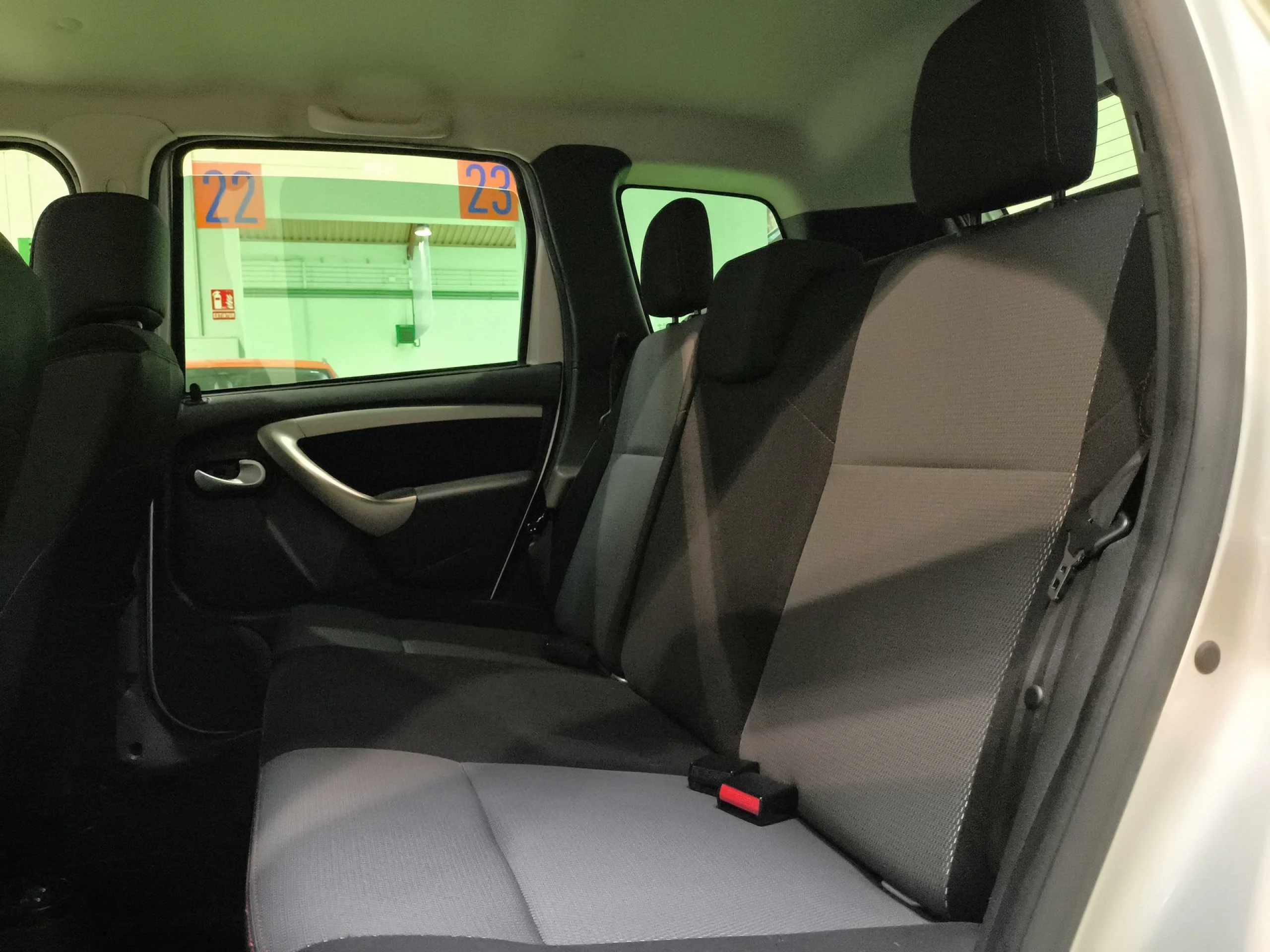 Dacia Duster Laureate dCi 79 kW (110 CV) - Foto 18