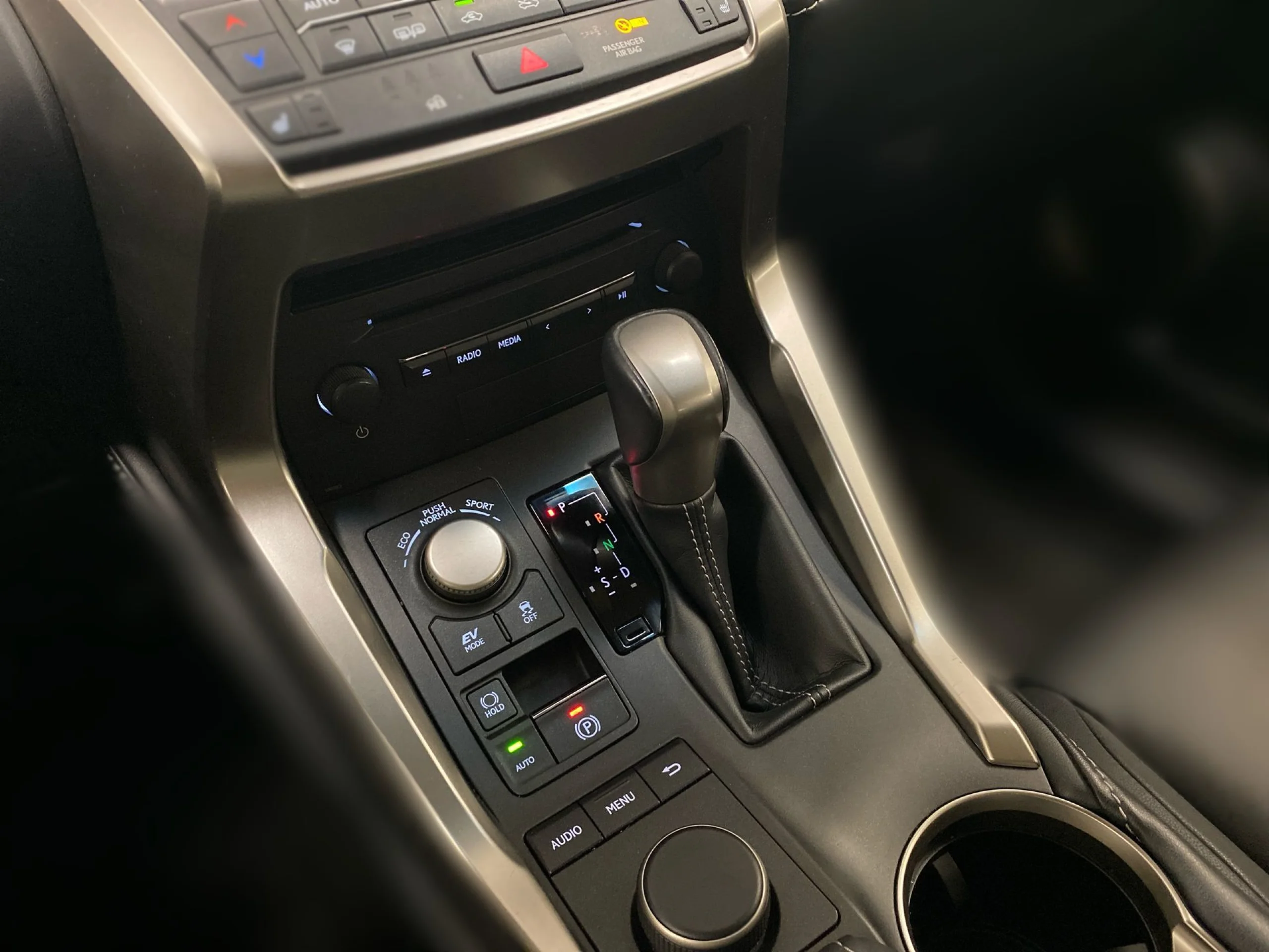 Lexus NX 300h Executive Tecno 4WD 145 kW (197 CV) - Foto 16