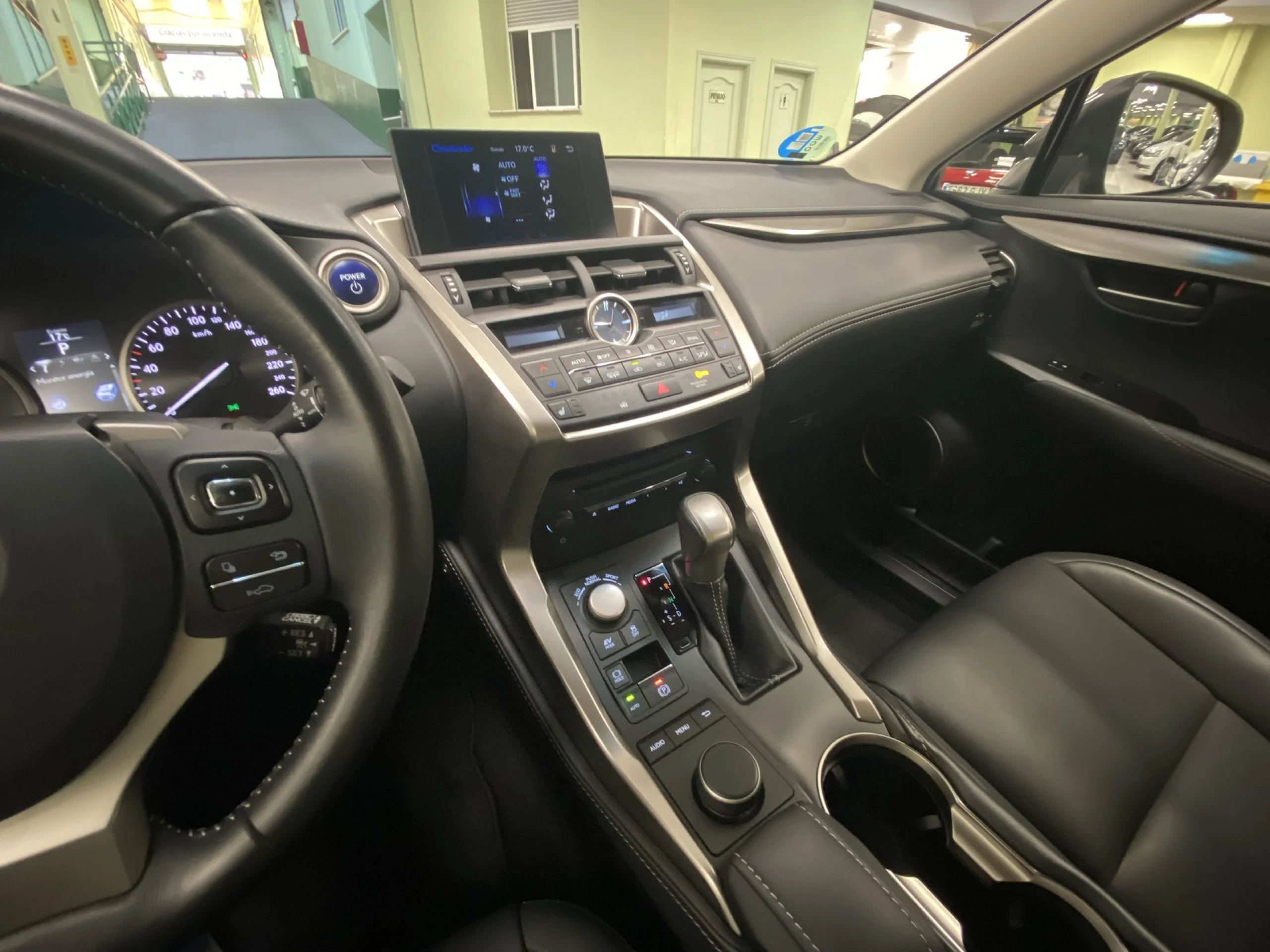 Lexus NX 300h Executive Tecno 4WD 145 kW (197 CV) - Foto 17