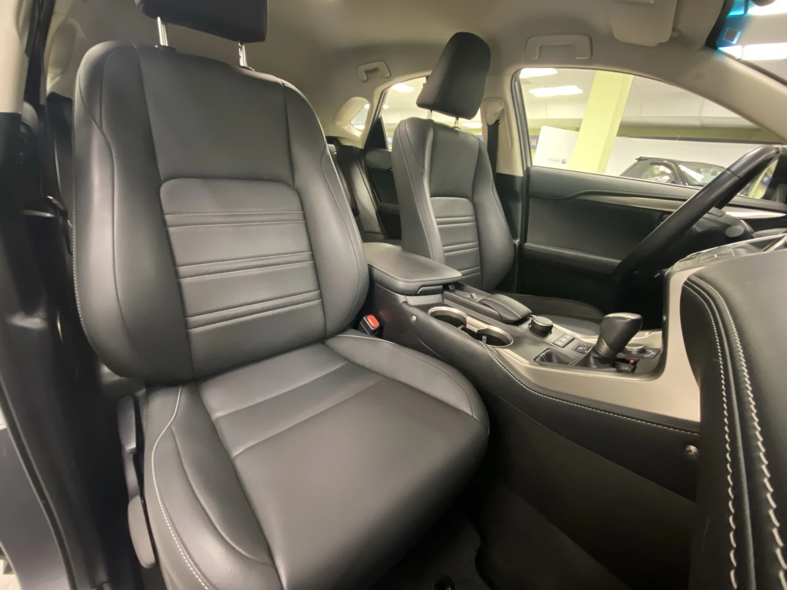 Lexus NX 300h Executive Tecno 4WD 145 kW (197 CV) - Foto 20
