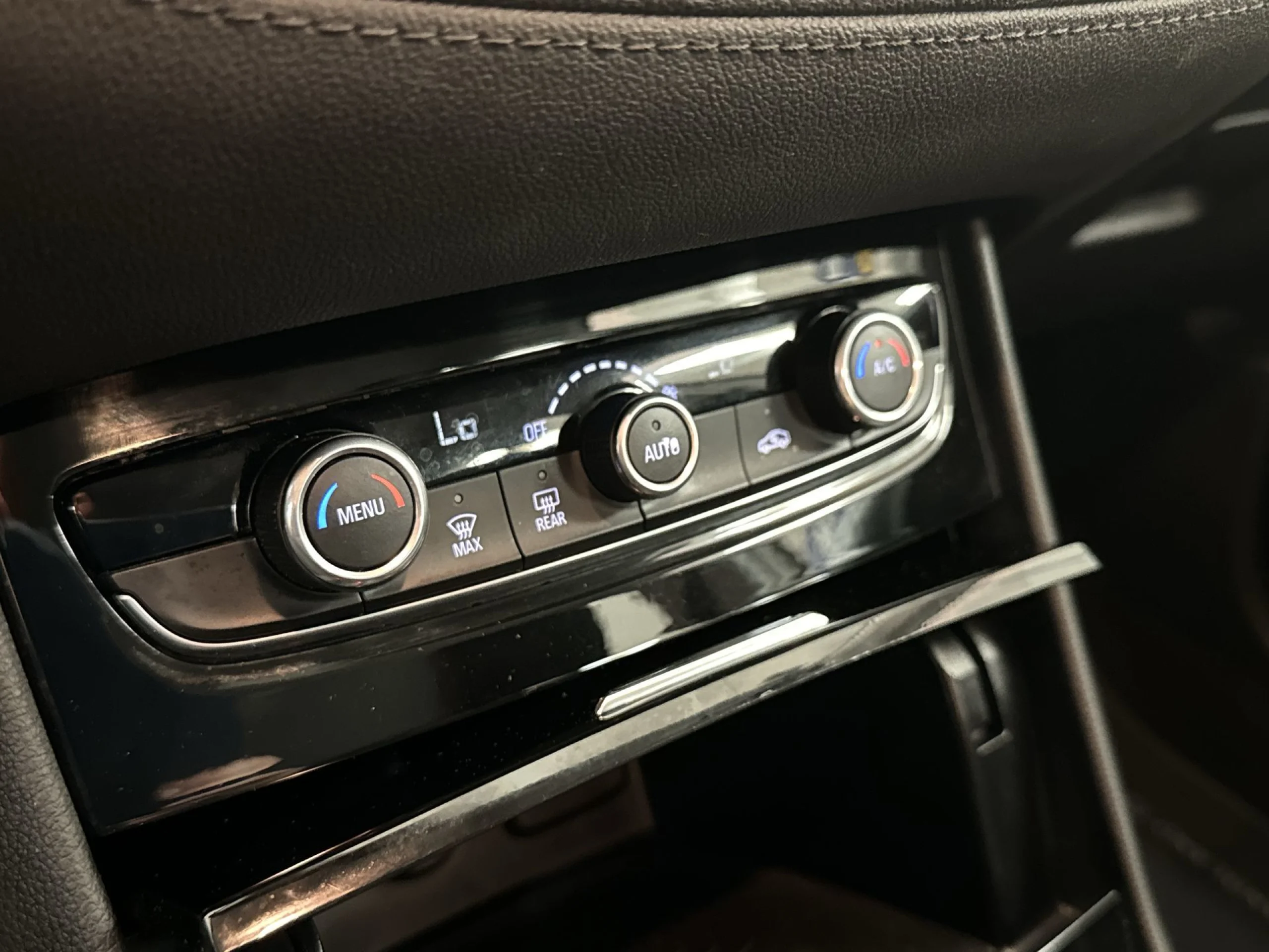 Opel Grandland X 1.2 Turbo SANDS Selective 96 kW (130 CV) - Foto 15