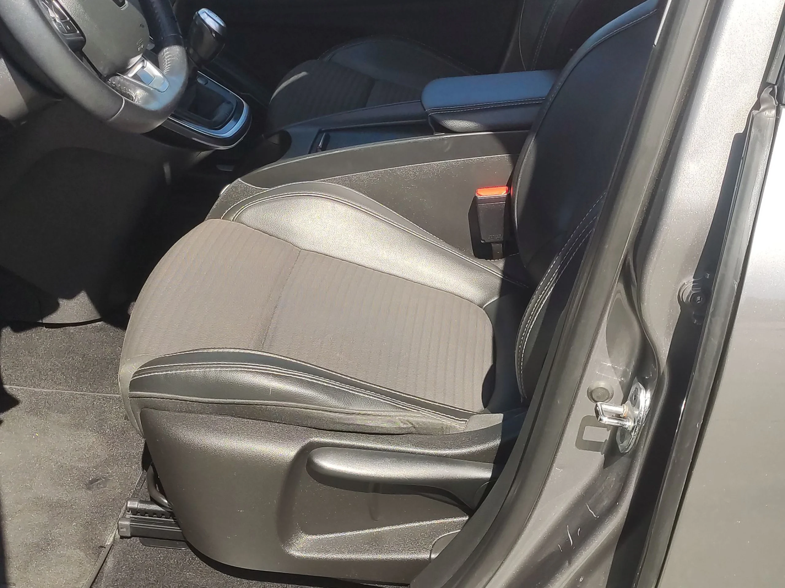 Renault Grand Scenic Zen Energy dCi 96 kW (130 CV) - Foto 9