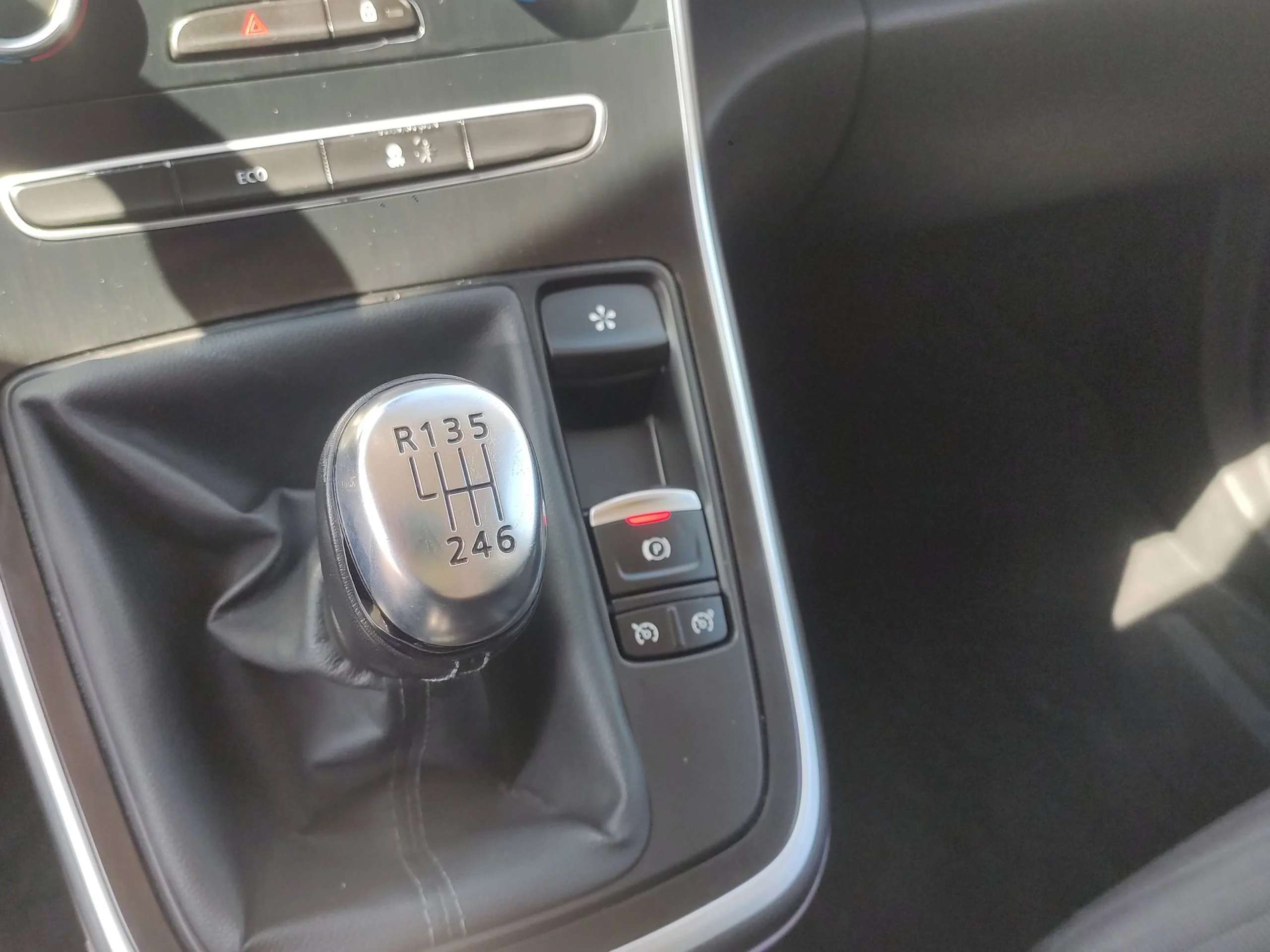 Renault Grand Scenic Zen Energy dCi 96 kW (130 CV) - Foto 17