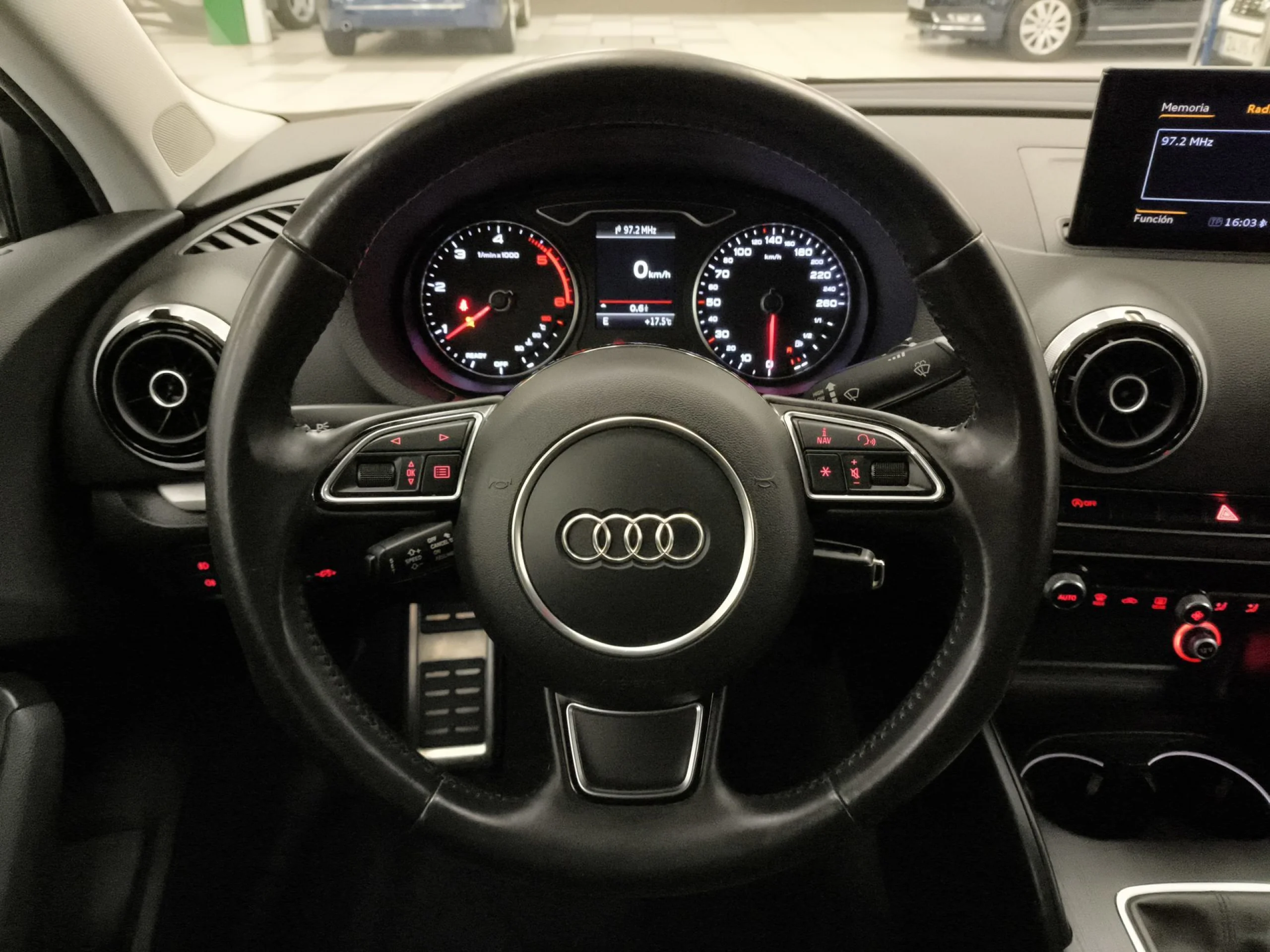 Audi A3 sedan S line edition 1.6 TDI clean diesel 81 kW (110 CV) - Foto 11
