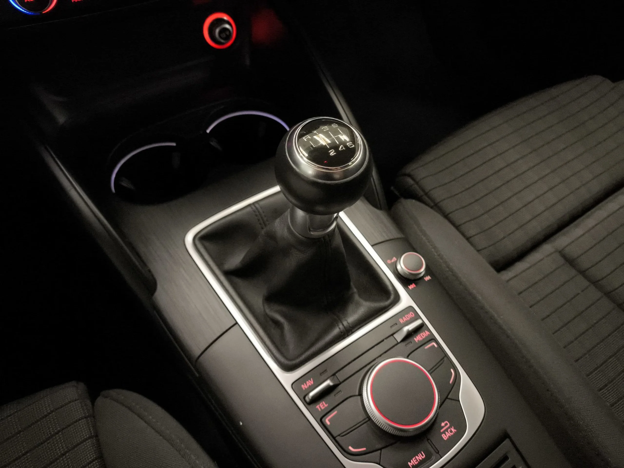 Audi A3 sedan S line edition 1.6 TDI clean diesel 81 kW (110 CV) - Foto 15