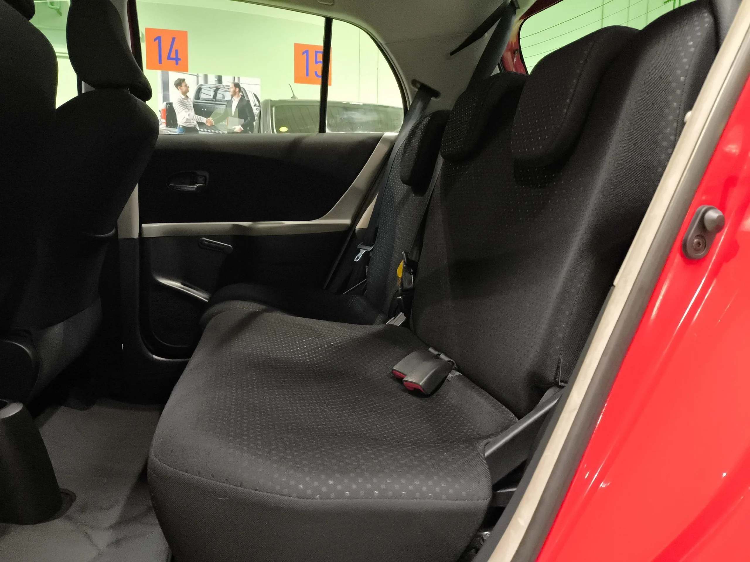 Toyota Yaris 100 Active MultiDrive 73 kW (99 CV) - Foto 23