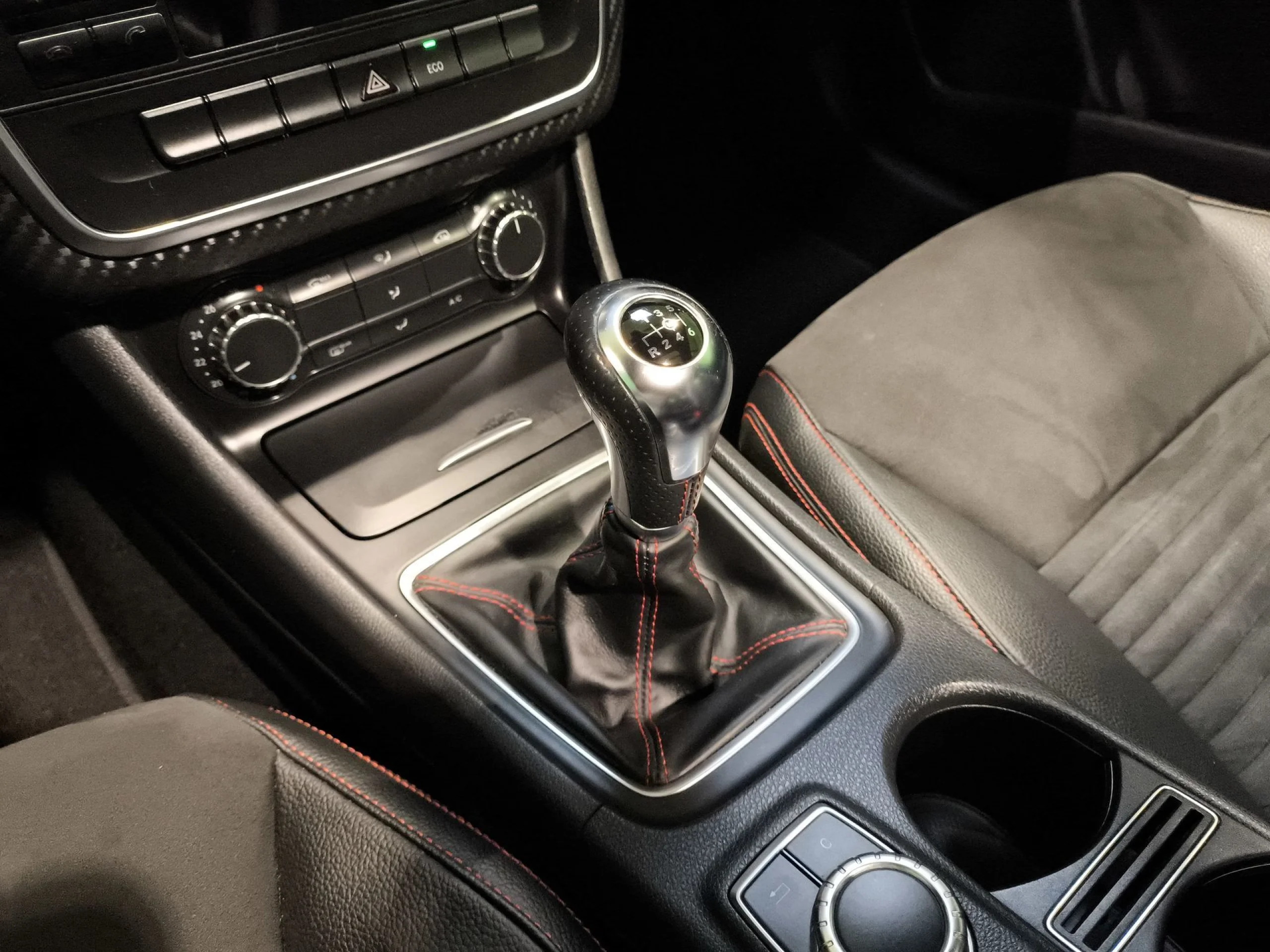 Mercedes-Benz Clase A 200 AMG Line 115 kW (156 CV) - Foto 18