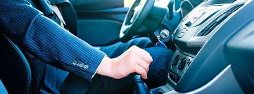 Conducir usando el punto muerto