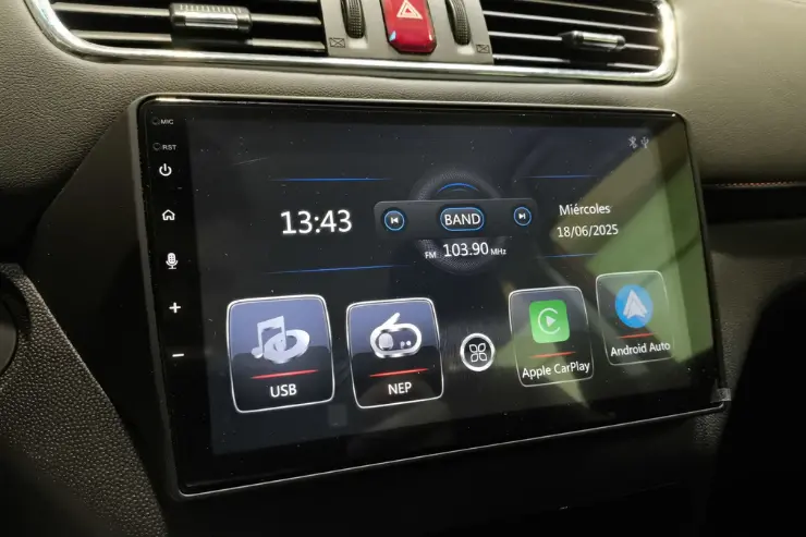 infoentretenimiento_evo Pantalla de infoentretenimiento de un coche EVO de ocasión