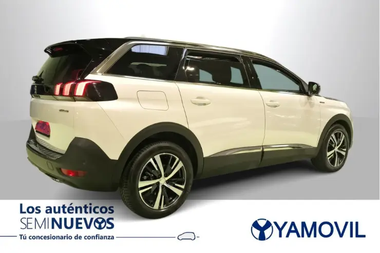 coche siete plazas blanco