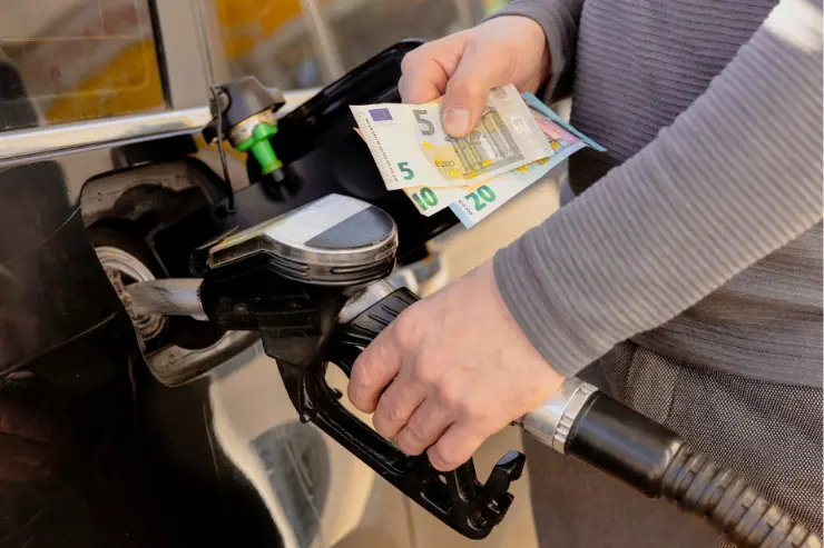 respostaje-combustible Repostaje de coche de ocasión